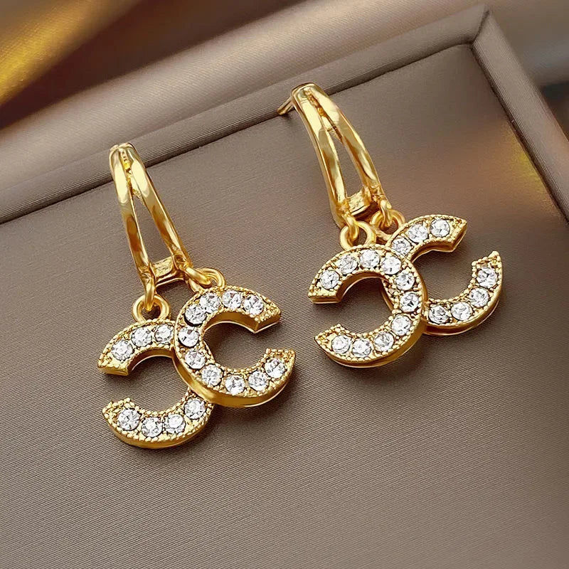 Classic and versatile Korean version internet famous new trendy earrings C letter earrings light luxury exquisite fashion